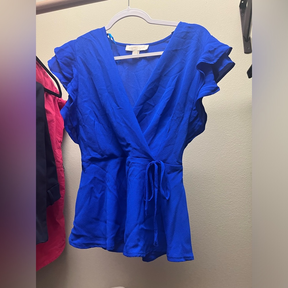 Cute blue top
